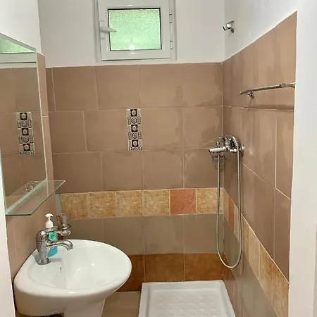 Vaso Apts Sarande