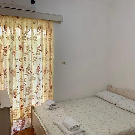 Vaso Apts Sarande