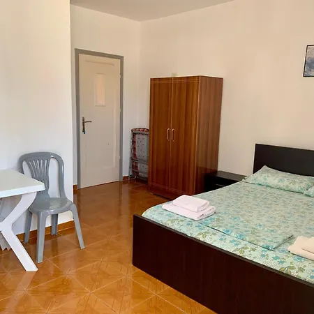Vaso Apts *